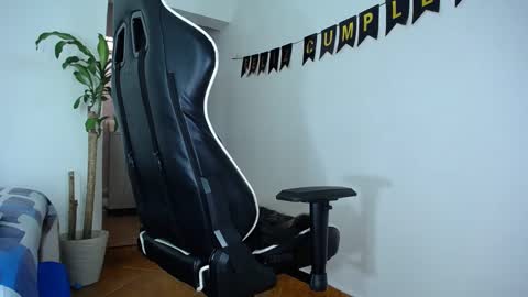 Snapshot of diamond_black00 chatting on December 28, 7:54 pm MaSSimo online show from December 28, 7:54 pm