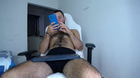 Snapshot of diamond_black00 chatting on December 20, 2:40 am MaSSimo online show from December 20, 2:40 am