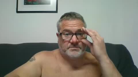 Snapshot of diamond_couple_82 chatting on October 9, 4:21 am diamond_couple_82 online show from October 9, 4:21 am