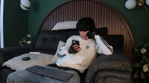 Snapshot of diamond_twink chatting on July 13, 5:43 am diamond_twink online show from July 13, 5:43 am