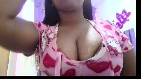 Snapshot of diamondd_gold chatting on June 23, 1:20 pm diamondd_gold online show from June 23, 1:20 pm