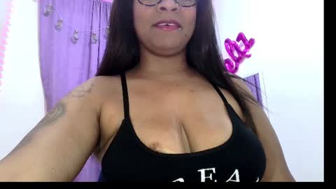 Snapshot of diamondd_gold chatting on July 6, 1:19 pm diamondd_gold online show from July 6, 1:19 pm