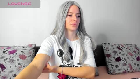 diamondkay_ online show from January 24, 7:51 am