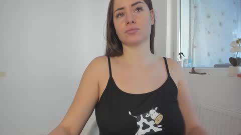 diamondkay_ online show from February 3, 7:46 am