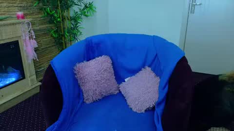 Diamond Milf online show from June 27, 4:39 am