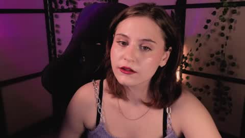 Snapshot of diana_floweri chatting on May 23, 12:42 pm Diana online show from May 23, 12:42 pm