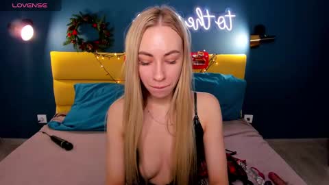 Diana  online show from December 15, 9:03 am