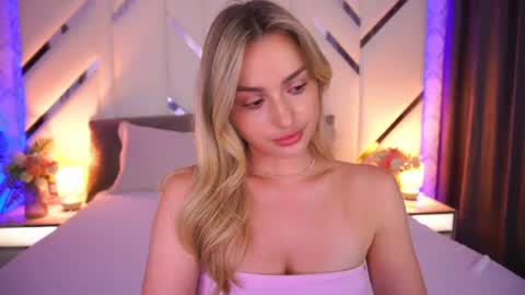Snapshot of diana_nova chatting on July 10, 1:47 pm diana_nova online show from July 10, 1:47 pm