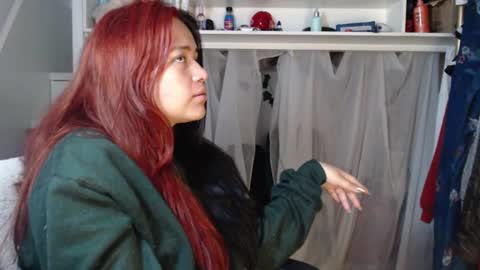 Snapshot of diana_smit_ chatting on December 7, 5:31 pm diana online show from December 7, 5:31 pm