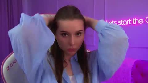 Snapshot of dianabecker chatting on June 20, 6:27 am Diana online show from June 20, 6:27 am