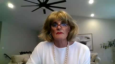 Snapshot of dianeheels chatting on January 13, 6:38 pm dianeheels online show from January 13, 6:38 pm