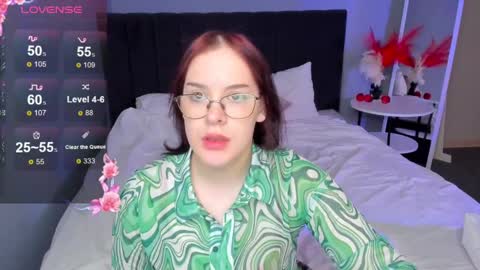 Dianne online show from December 7, 2:53 am