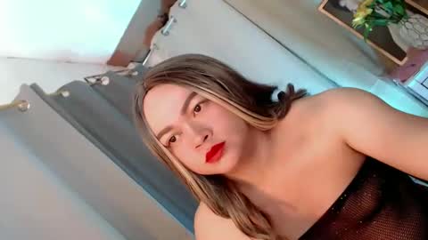 Snapshot of dianne_horny chatting on February 1, 12:31 am Dianne online show from February 1, 12:31 am