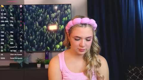 Snapshot of diannedibartolo chatting on October 7, 8:06 pm diannedibartolo online show from October 7, 8:06 pm