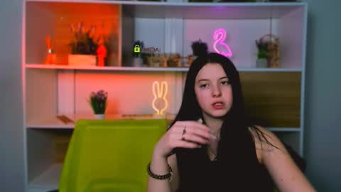 diara ti online show from December 19, 7:21 pm