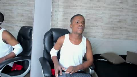 Snapshot of dick_banks chatting on August 3, 11:48 am Dick online show from August 3, 11:48 am