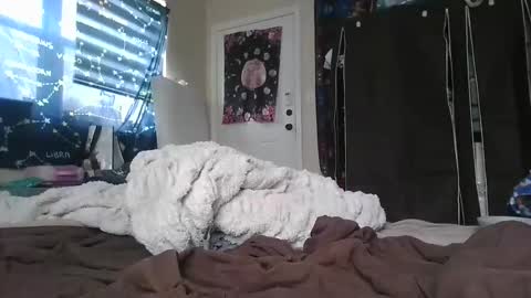 Snapshot of dickemda chatting on May 5, 2:47 pm dickemda online show from May 5, 2:47 pm
