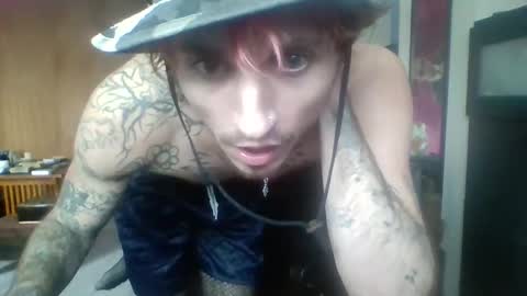 Snapshot of dickyxoxo chatting on February 19, 8:38 pm Dicky Nelson online show from February 19, 8:38 pm