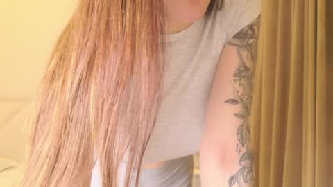 Snapshot of didiactive chatting on February 17, 1:07 pm Didiactive online show from February 17, 1:07 pm