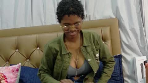 didoelizabeth online show from October 21, 7:03 pm