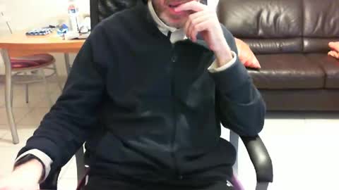 didonc from france..... online show from April 5, 7:55 pm