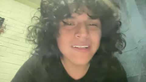 Snapshot of dieciochocentimetross chatting on May 26, 8:10 am dieciochocentimetross online show from May 26, 8:10 am