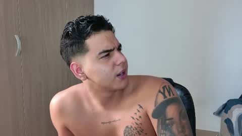 Snapshot of diego_cazas chatting on June 15, 8:33 pm DIEGO CAZAS online show from June 15, 8:33 pm