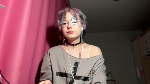 Snapshot of diegomiley chatting on May 12, 9:23 pm Lilit online show from May 12, 9:23 pm