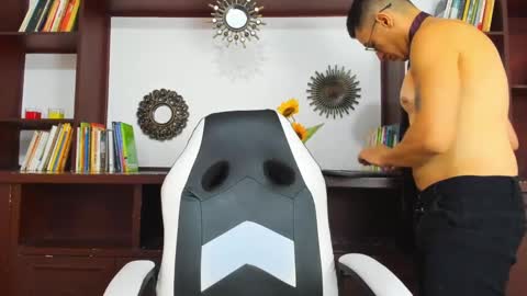 diegowesker online show from February 1, 8:05 pm