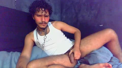 diemond_latinx98 online show from April 11, 5:39 pm