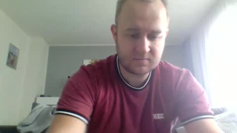 dienummer10 online show from November 20, 9:09 am