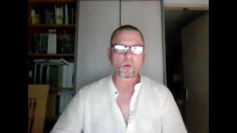 Snapshot of dierenfeld chatting on December 7, 1:58 am dierenfeld online show from December 7, 1:58 am