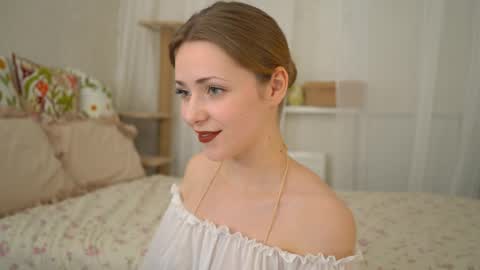 Sophie online show from April 4, 6:16 pm