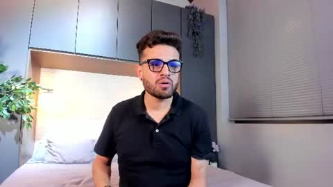 Difazzio Smith online show from August 10, 3:32 am