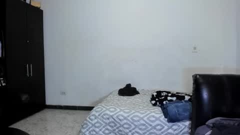 Snapshot of diiego_xxx chatting on April 19, 6:10 pm diiego_xxx online show from April 19, 6:10 pm