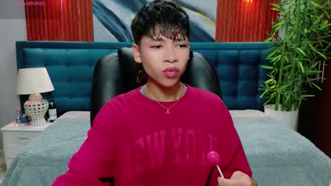 Snapshot of dilan_911 chatting on February 8, 6:33 pm DILAN online show from February 8, 6:33 pm