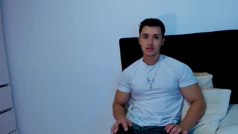 Snapshot of dilan_coy chatting on January 17, 2:28 pm Dilan Coy online show from January 17, 2:28 pm