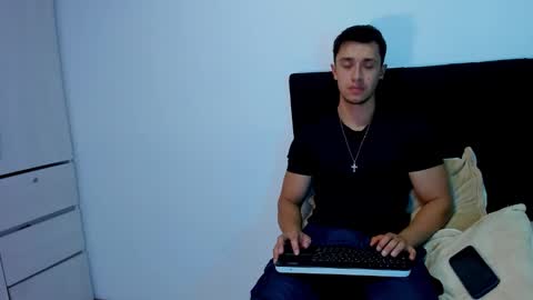 Snapshot of dilan_coy chatting on March 7, 1:20 am Dilan Coy online show from March 7, 1:20 am