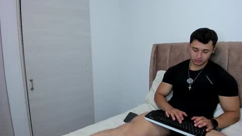 Snapshot of dilan_coy chatting on October 17, 12:47 am Dilan Coy online show from October 17, 12:47 am