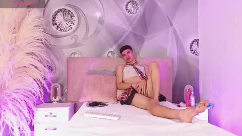 dilan_femboy_ online show from July 15, 2:55 pm