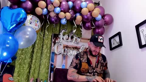 dilan_scootk_ online show from February 1, 11:21 am