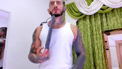 dilan_scootk_ online show from September 27, 7:19 pm