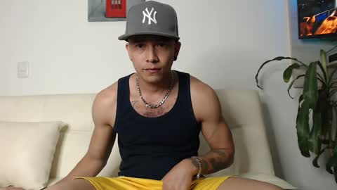 Snapshot of dilanxxx8888 chatting on February 17, 3:58 am dilanxxx8888 online show from February 17, 3:58 am