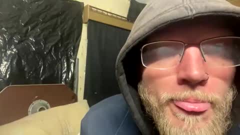 Snapshot of dilf_96 chatting on January 19, 3:21 am Daddy online show from January 19, 3:21 am