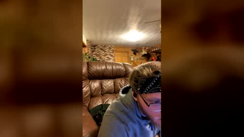 Snapshot of dilf_96 chatting on February 3, 6:22 am Daddy online show from February 3, 6:22 am