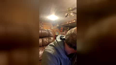 Snapshot of dilf_96 chatting on February 5, 3:22 am Daddy online show from February 5, 3:22 am