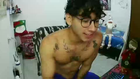 dillom420 online show from December 17, 8:59 pm