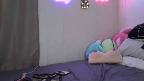 Snapshot of dimepiecexxx chatting on September 17, 12:34 am Sofie online show from September 17, 12:34 am