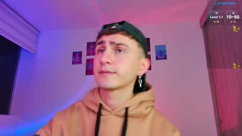 Julian Independent Model online show from November 17, 11:54 pm