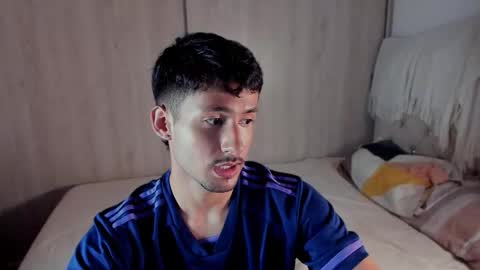 Snapshot of dimitri_targaryen chatting on February 1, 2:43 am Fabian online show from February 1, 2:43 am